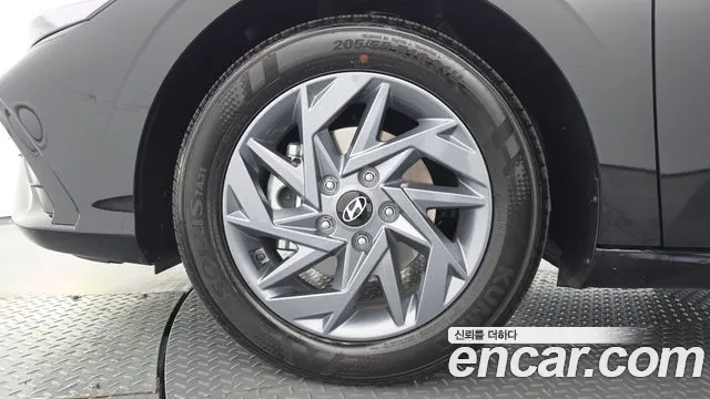 Hyundai Avante CN7 — Фото автомобиля 5