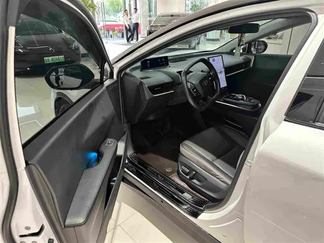 Toyota bZ3 — Фото автомобиля 7