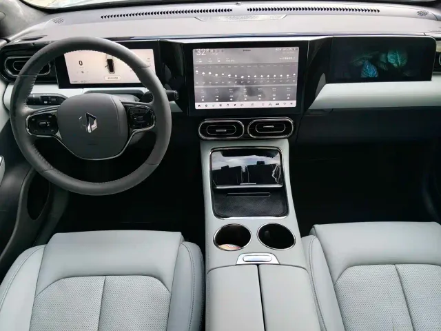 Leapmotor C01 — Фото автомобиля 14