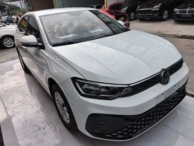 Volkswagen Lavida — Фото автомобиля 3