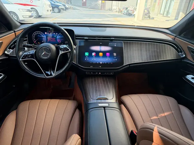 Mercedes-Benz E-Class — Фото автомобиля 6