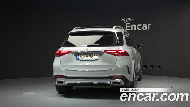 Mercedes-Benz GLE-Class — Фото автомобиля 4