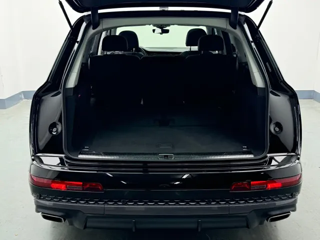 Audi Q7 — Фото автомобиля 12