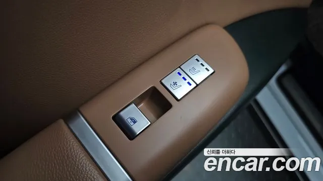 Hyundai Grandeur Grandeur (GN7) 2.5 Бензин 2WD — Фото автомобиля 20