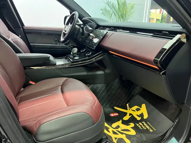 Land Rover Range Rover Sport — Фото автомобиля 14