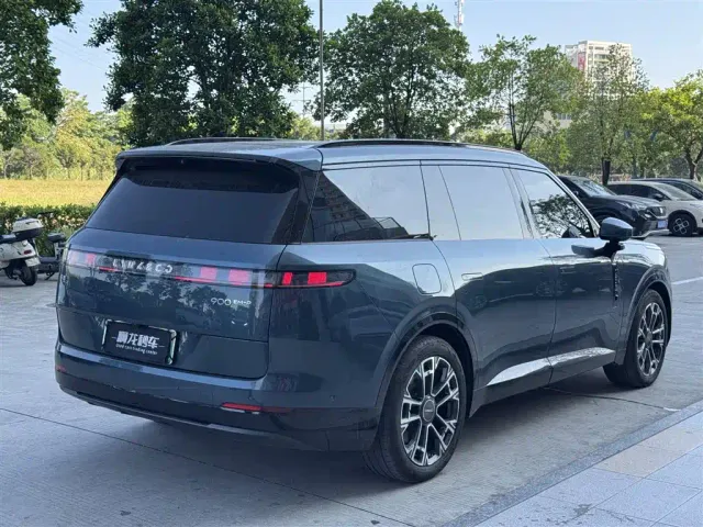 Lynk & Co 900 — Фото автомобиля 9