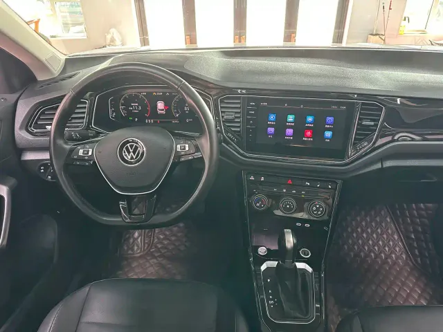 Volkswagen T-Roc — Фото автомобиля 10
