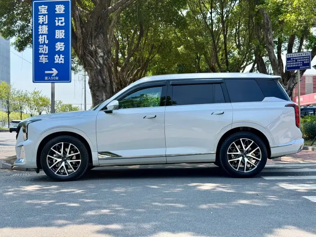 GAC Trumpchi GS8 — Фото автомобиля 6