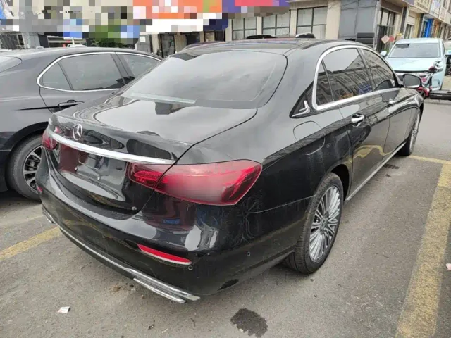 Mercedes-Benz E-Class — Фото автомобиля 6