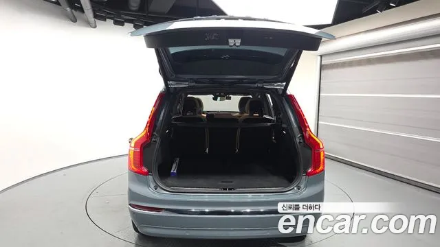 Вольво XC90 — Фото автомобиля 12