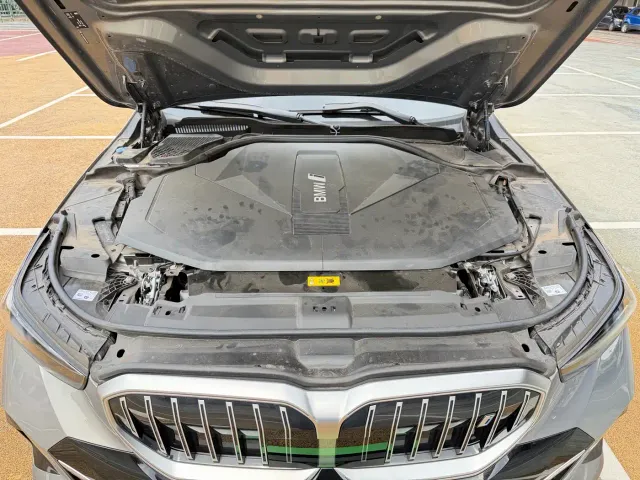 BMW i5 — Фото автомобиля 16