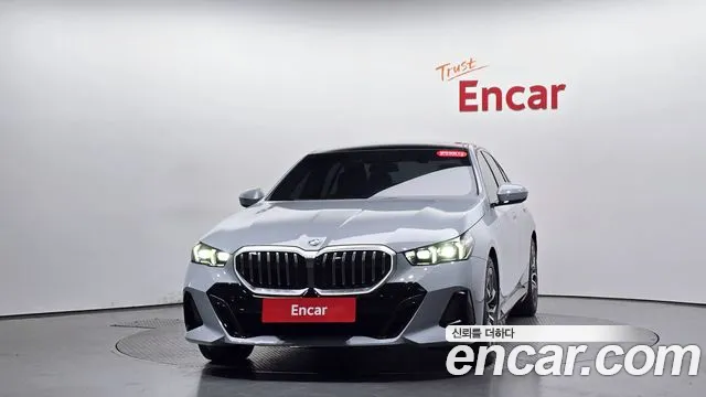 BMW 5-Series — Фото автомобиля 3