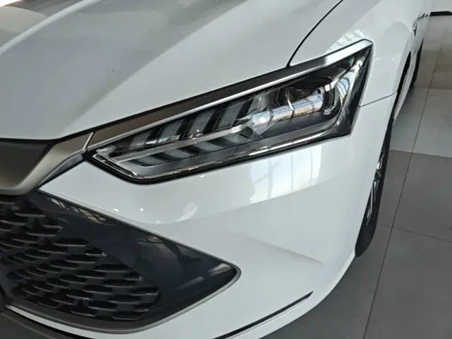 BYD Qin PLUS — Фото автомобиля 23