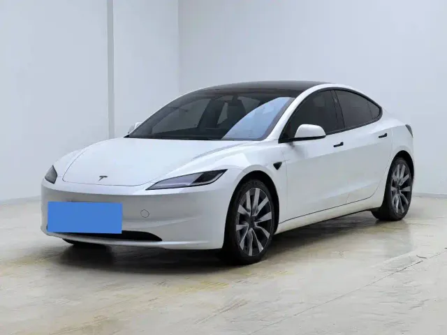 Фотография автомобиля — Tesla Model 3