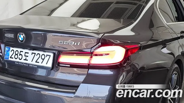 BMW 5 Series G30 — Фото автомобиля 23