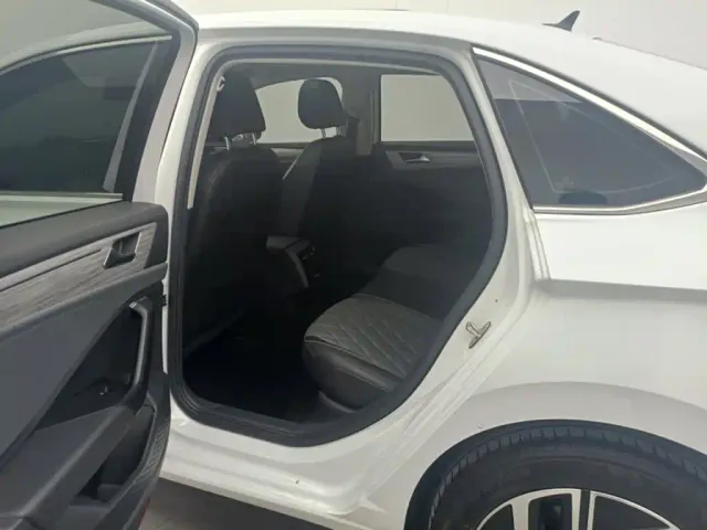 Volkswagen Sagitar — Фото автомобиля 8