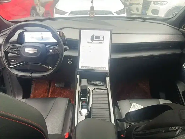 Geely Boyue — Фото автомобиля 9