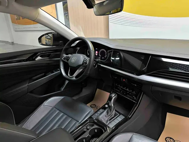 Volkswagen Passat — Фото автомобиля 11