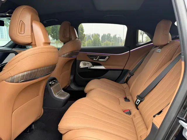 Mercedes-Benz E-Class — Фото автомобиля 8