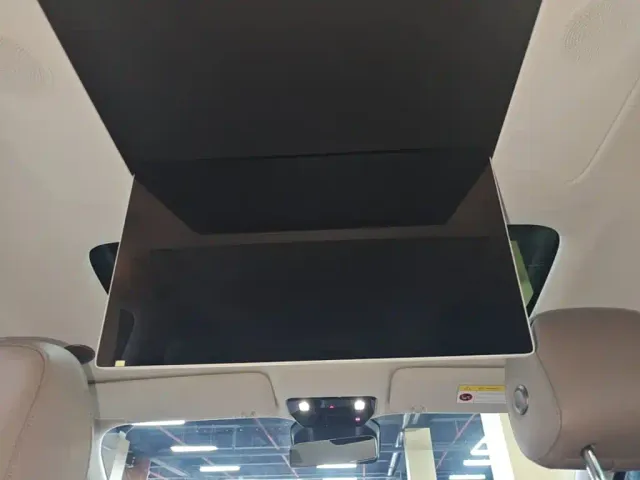 Li Auto i8 — Фото автомобиля 17