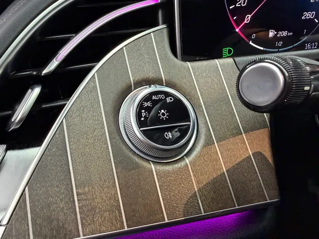 Mercedes-Benz E-Class — Фото автомобиля 18