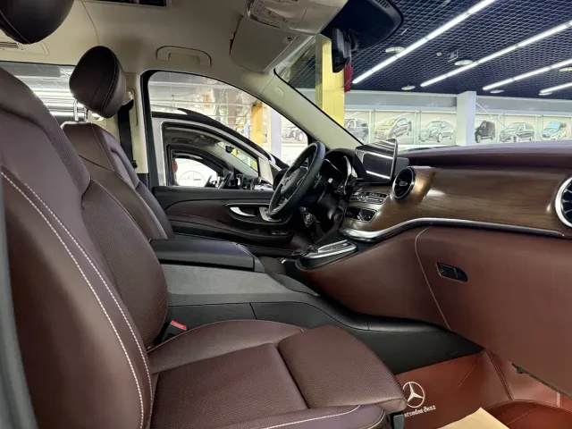 Mercedes-Benz V-Class — Фото автомобиля 6