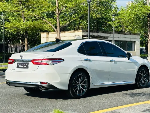 Toyota Camry — Фото автомобиля 9