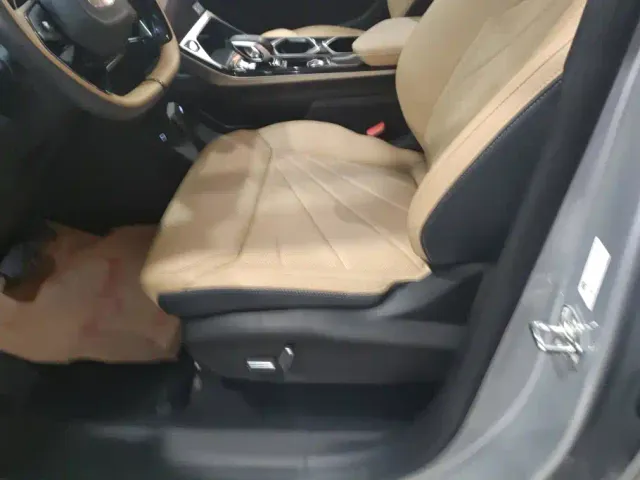 Geely Boyue L — Фото автомобиля 9