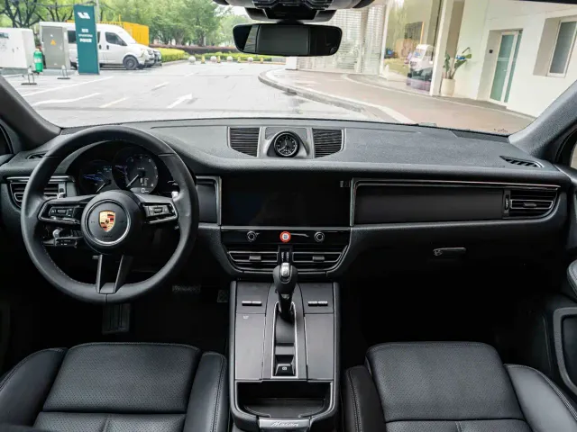Porsche Macan — Фото автомобиля 17