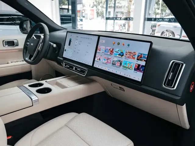 Li Auto L8 — Фото автомобиля 19