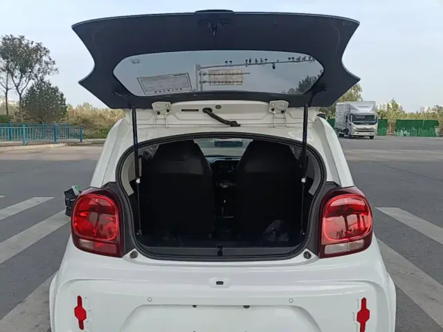 Roewe Clever — Фото автомобиля 18
