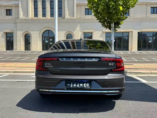 Volvo S90 — Фото автомобиля 15