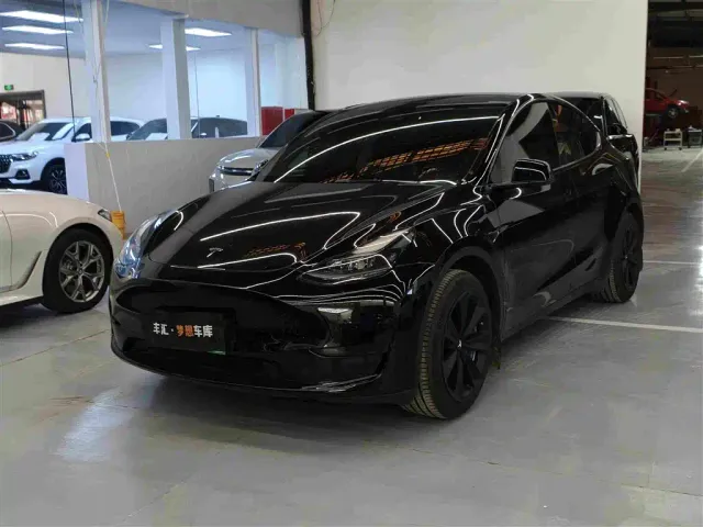 Фотография автомобиля — Tesla Model Y
