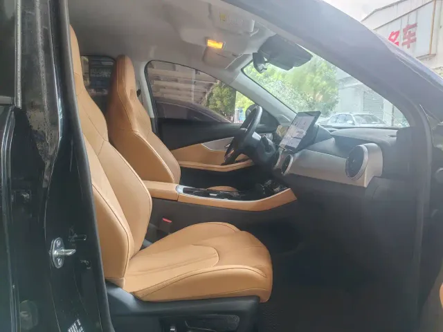 Forthing Stellar X5 — Фото автомобиля 4
