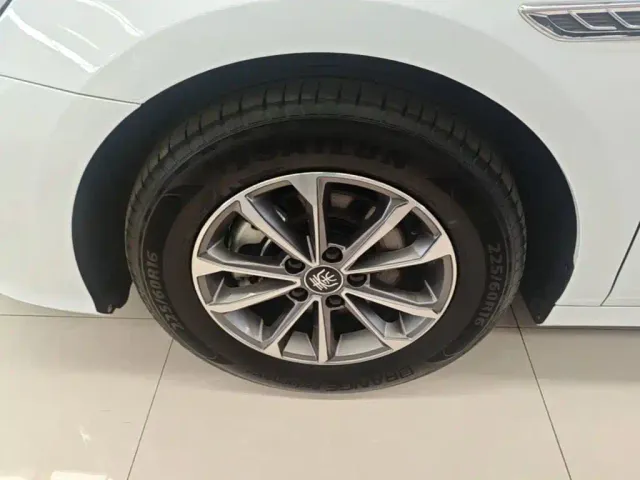 BYD Qin PLUS — Фото автомобиля 22