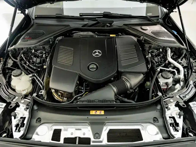 Mercedes-Benz E-Class — Фото автомобиля 24