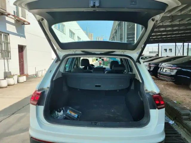 Volkswagen Tiguan L — Фото автомобиля 18