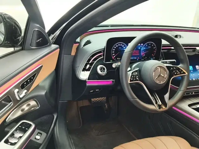 Mercedes-Benz E-Class — Фото автомобиля 15
