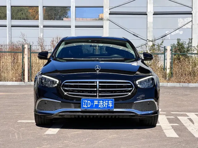 Mercedes-Benz E-Class — Фото автомобиля 2