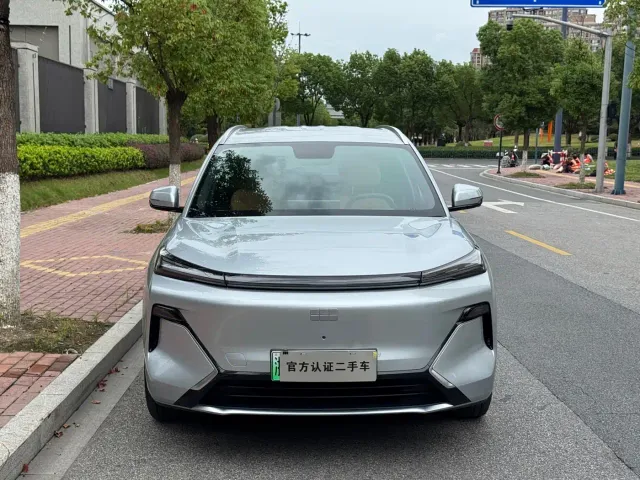 Geely Galaxy Starship 7 EM-i — Фото автомобиля 2