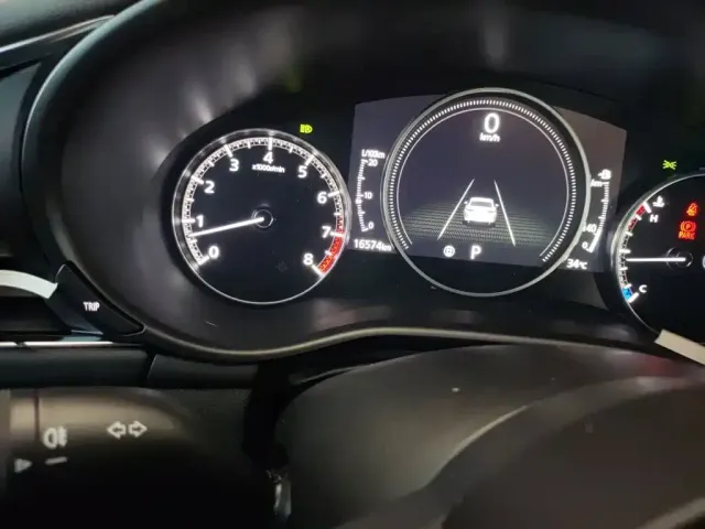Mazda Axela — Фото автомобиля 4