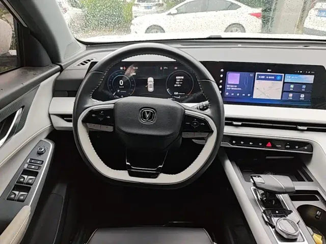 Changan CS75 Plus — Фото автомобиля 10
