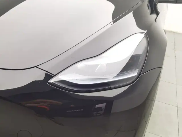 Tesla Model Y — Фото автомобиля 7