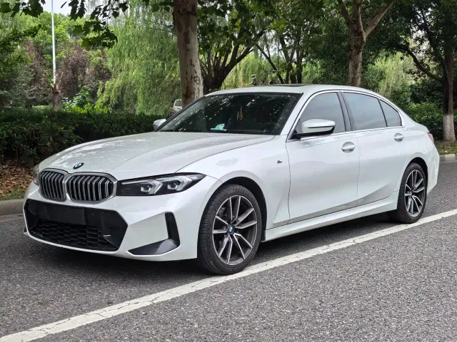 Фотография автомобиля — BMW 3 Series