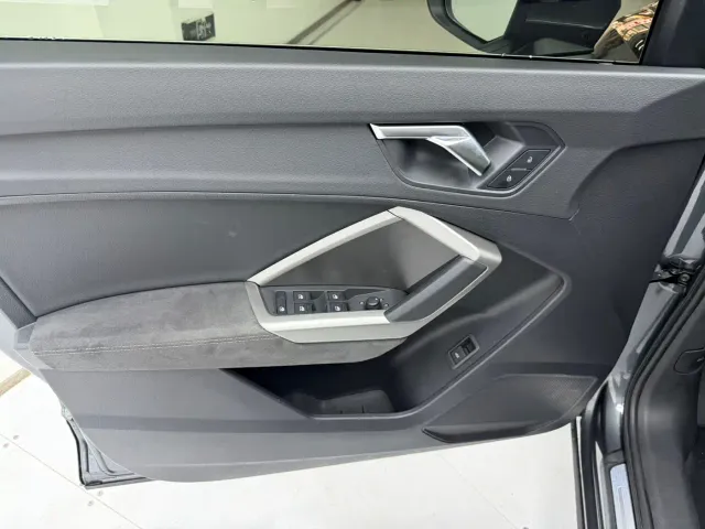 Audi Q3 — Фото автомобиля 11