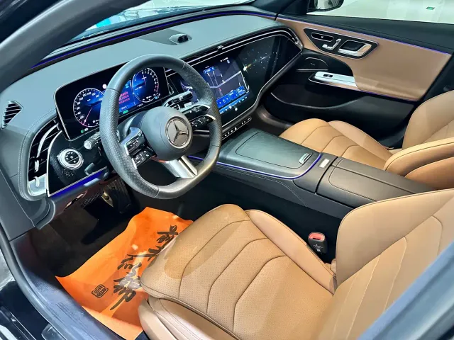 Mercedes-Benz E-Class — Фото автомобиля 2