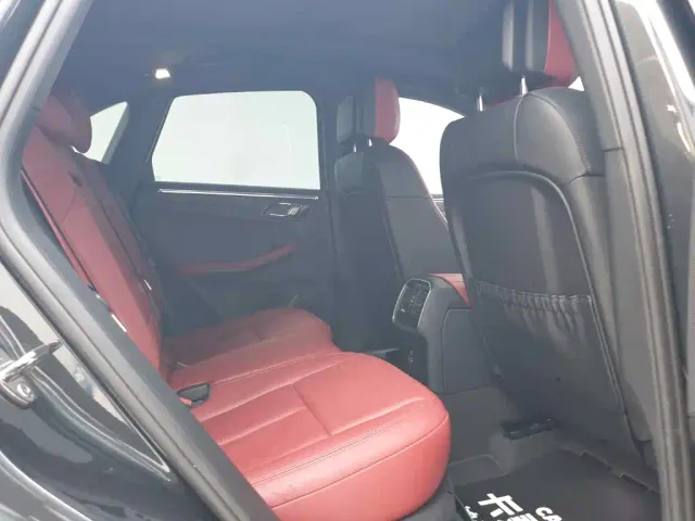 Porsche Macan — Фото автомобиля 19