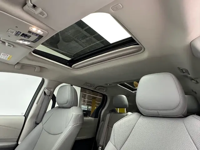 Toyota Granvia — Фото автомобиля 23