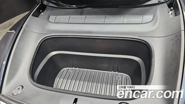 Tesla Model Y — Фото автомобиля 6