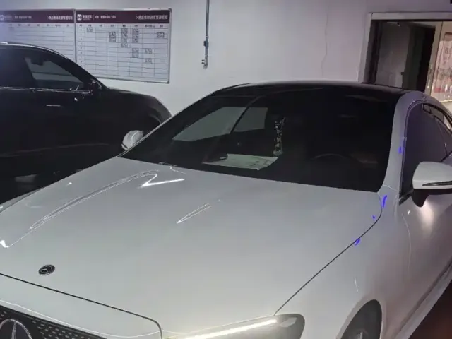 Mercedes-Benz E-Class — Фото автомобиля 2
